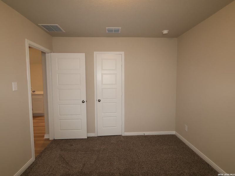 Spacious, unfurnished interior of a new home in Meadows at Clear Springs, New Braunfels (Image 16).