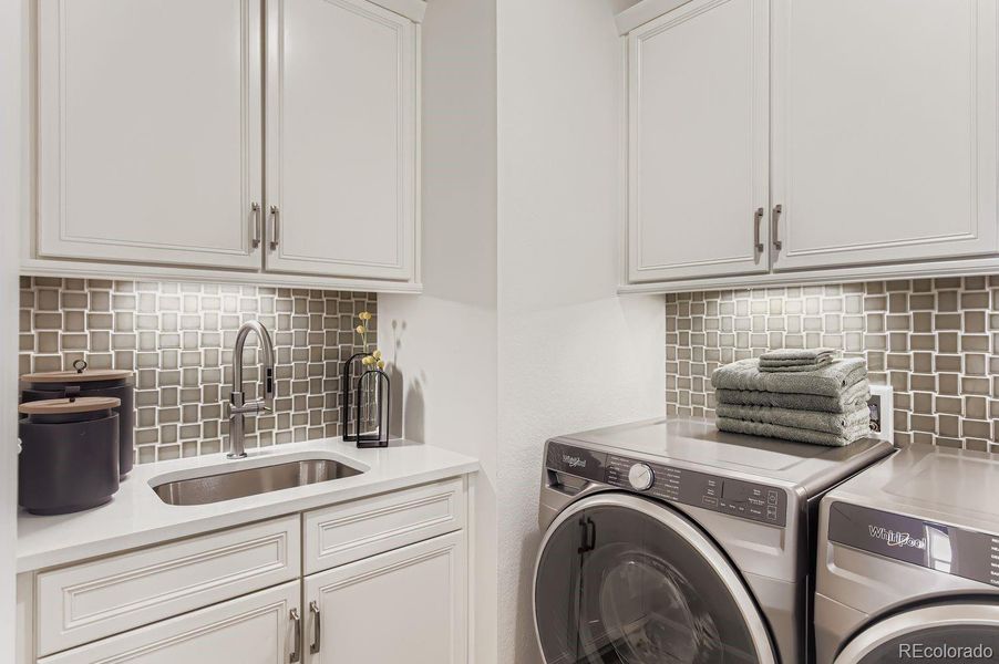 INTERIOR PHOTOS ARE WILLOW MODEL HOME.