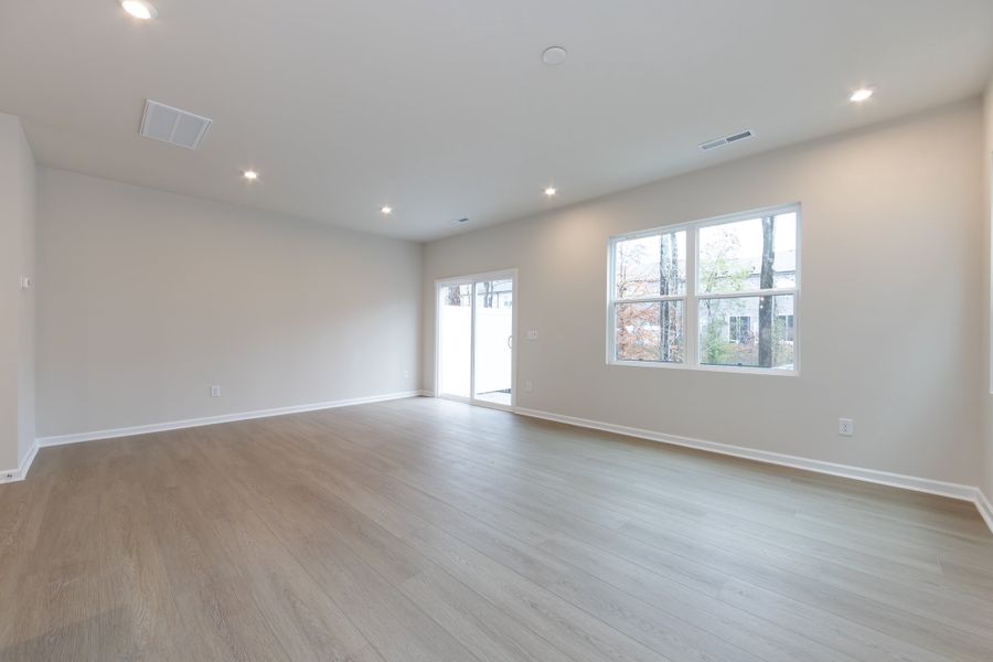 Spacious, unfurnished interior of a new home in Fifteen 15 Cannon, Charlotte (Image 20).