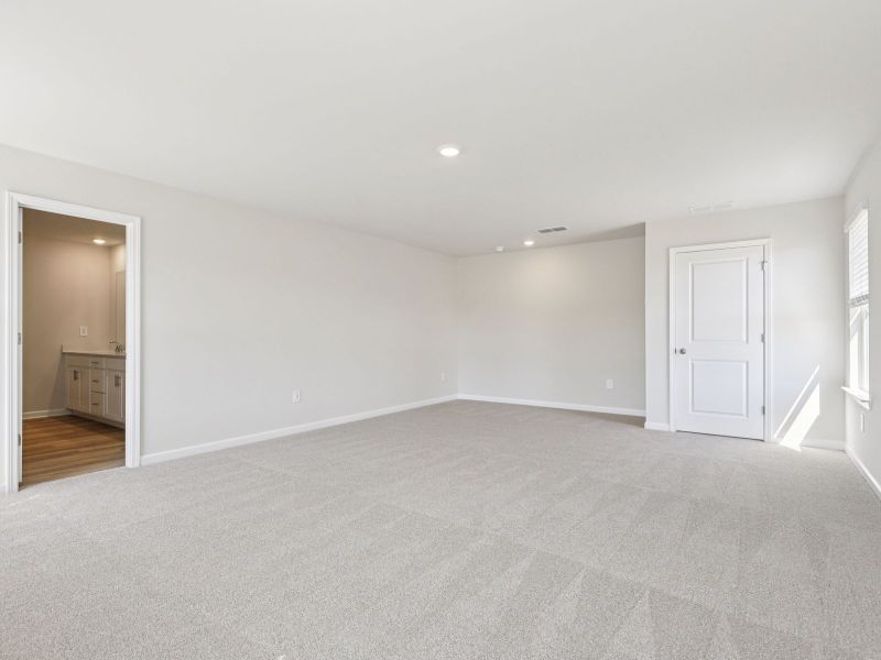 Spacious, unfurnished interior of a new home in Moss Farms, Lula (Image 20).
