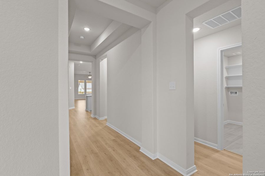 Spacious, unfurnished interior of a new home in Veramendi, New Braunfels (Image 25).