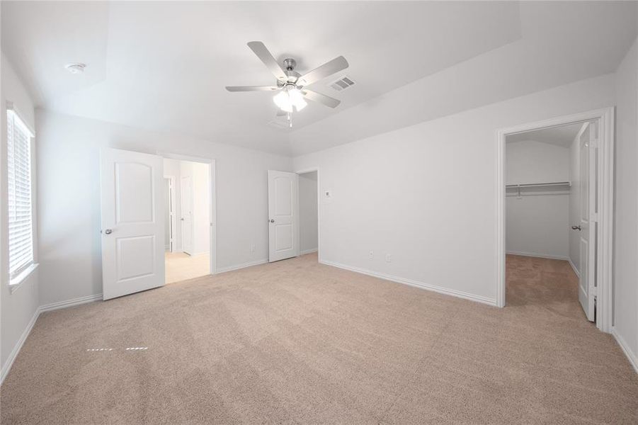 Spacious, unfurnished interior of a new home in Churchill: Fields 40', Anna (Image 26). Spacious, unfurnished interior of a new home in Churchill: Fields 40', Anna (Image 26).