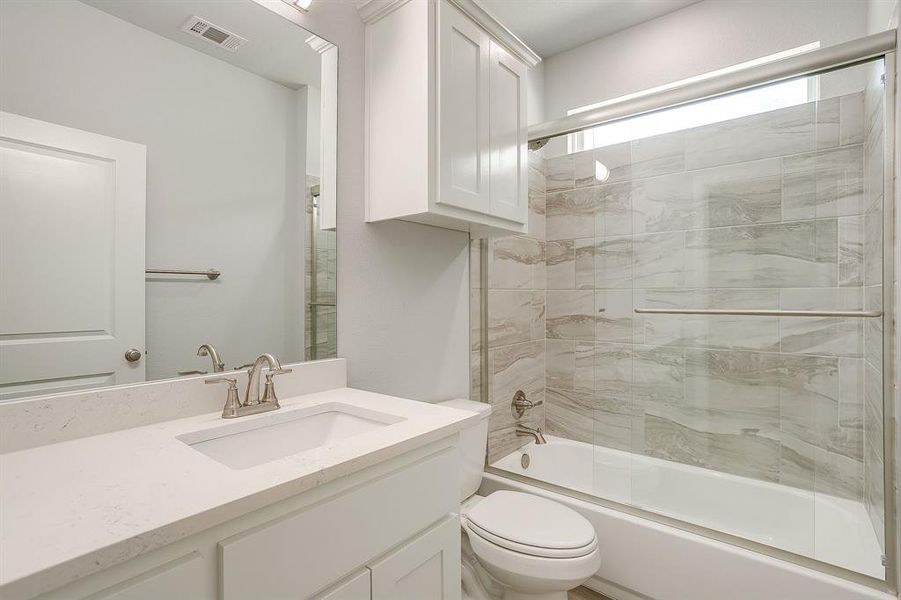 Furnished interior view inside a new home in , Rio Vista (Image 7).