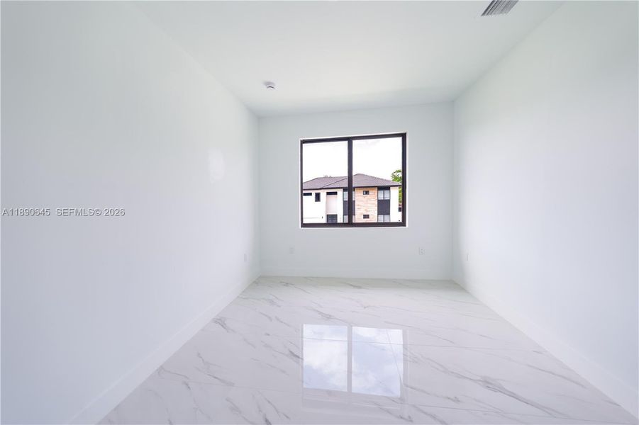Spacious, unfurnished interior of a new home in , Miami (Image 19).