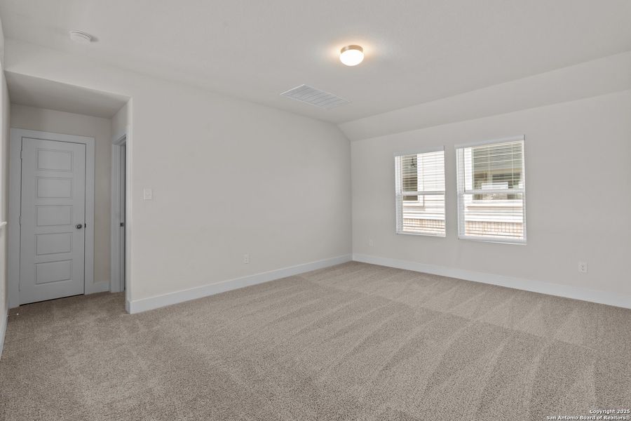 Spacious, unfurnished interior of a new home in Hunters Ranch, San Antonio (Image 36). Spacious, unfurnished interior of a new home in Hunters Ranch, San Antonio (Image 36).