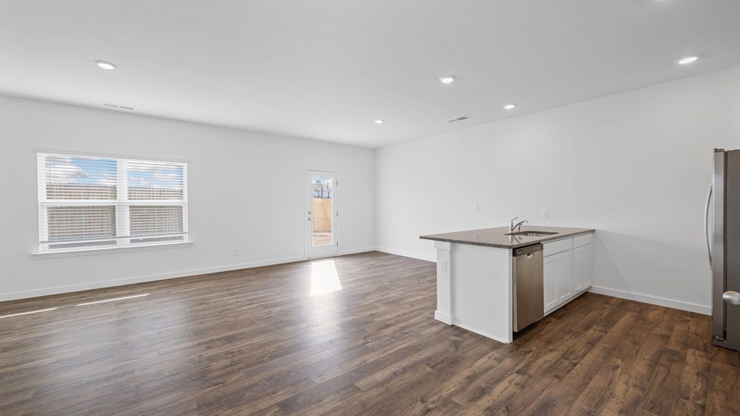 Spacious, unfurnished interior of a new home in The Cove at Thrasher Landing, Hixson (Image 17).