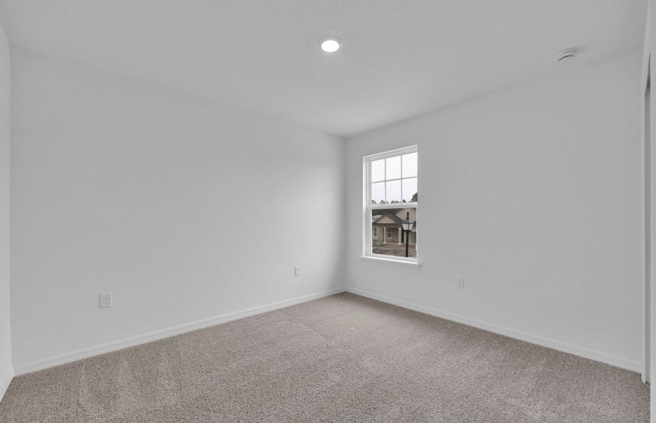 Spacious, unfurnished interior of a new home in Hyland Trail, Green Cove Springs (Image 20).
