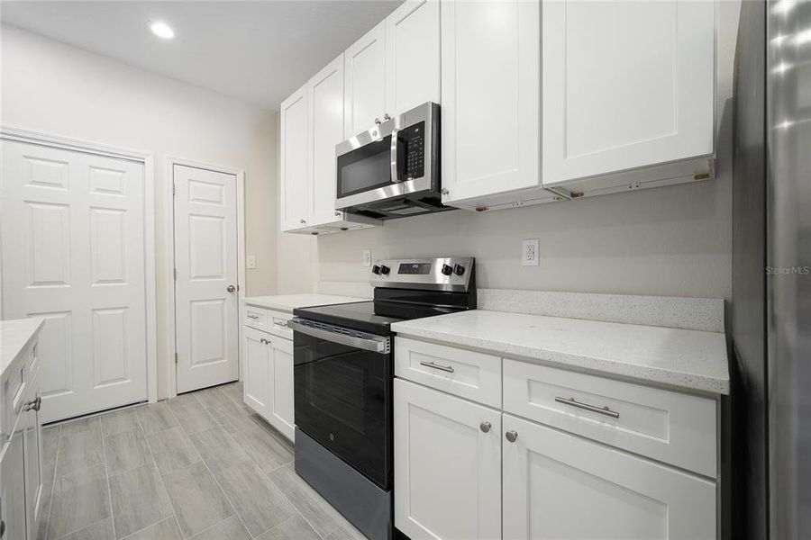 Furnished interior view inside a new home in , Orlando (Image 12).