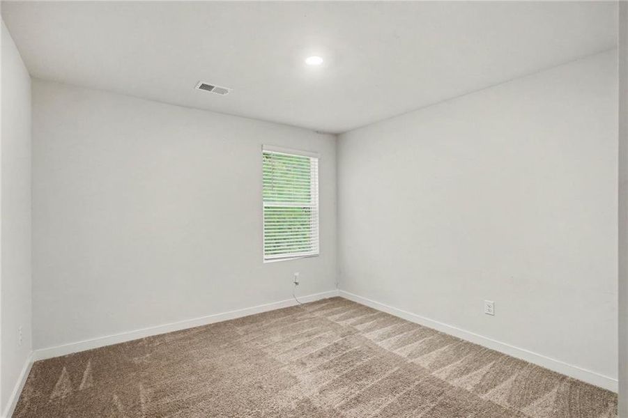 Spacious, unfurnished interior of a new home in Campground Crossing, McDonough (Image 28).