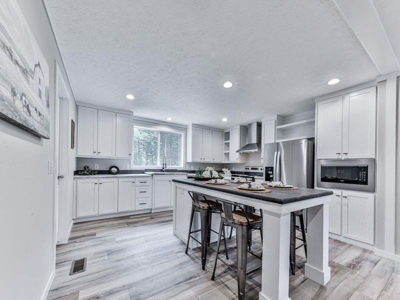 Furnished interior view inside a new home in , Jasper (Image 8).