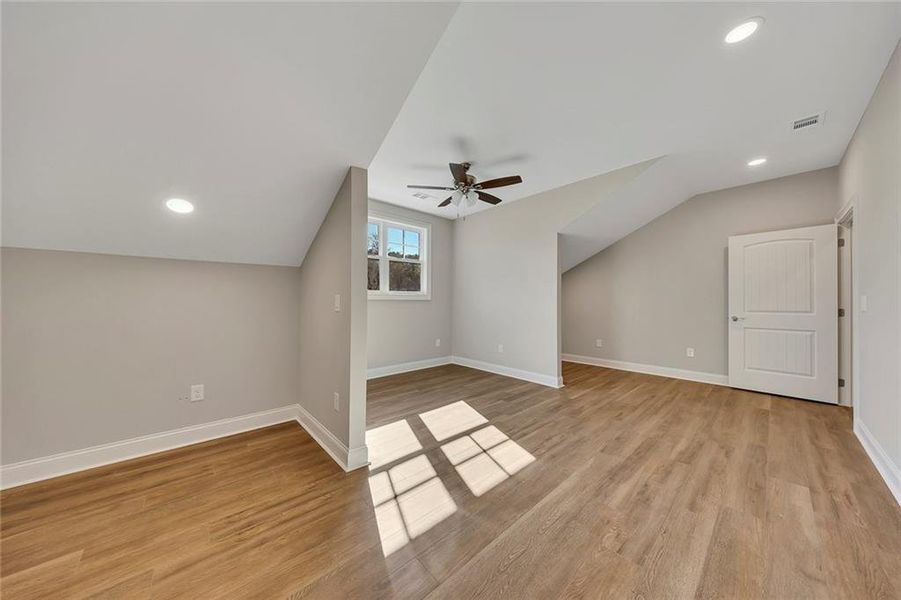 Spacious, unfurnished interior of a new home in , Jasper (Image 22).