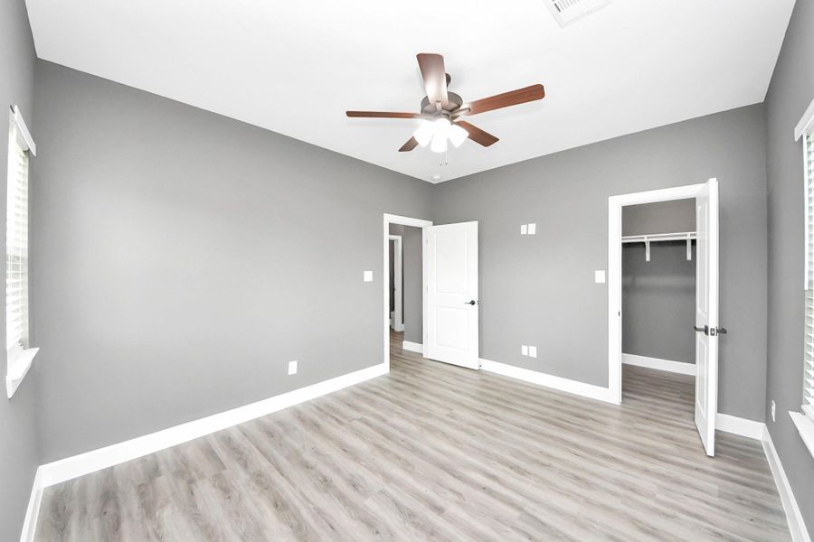 Spacious, unfurnished interior of a new home in , Waller (Image 35).