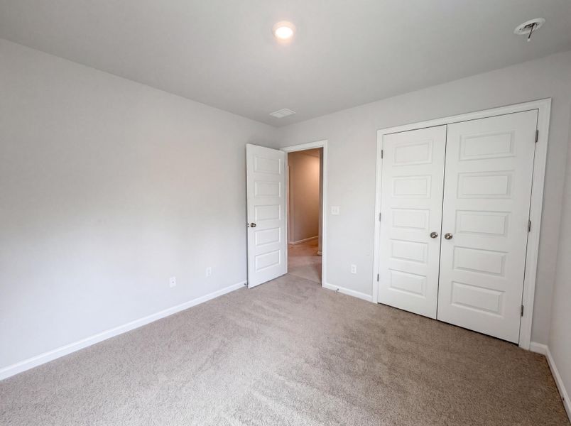 Spacious, unfurnished interior of a new home in , Summerville (Image 13).