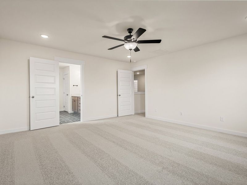 Spacious, unfurnished interior of a new home in Woods Crossing, Gallatin (Image 40).