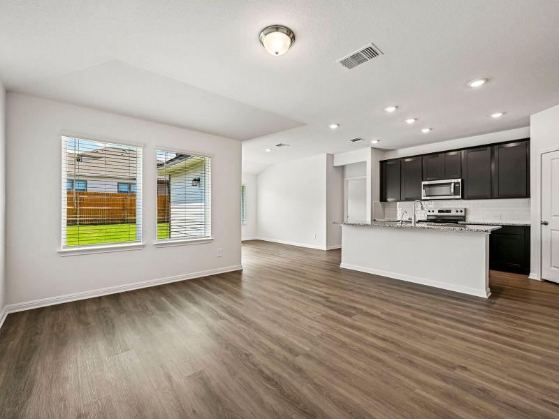 Spacious, unfurnished interior of a new home in Eastern Wells, Jarrell (Image 9).