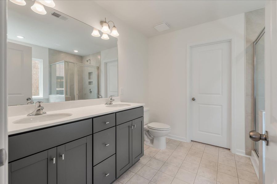 Furnished interior view inside a new home in Oakley Pointe, Moncks Corner (Image 11).