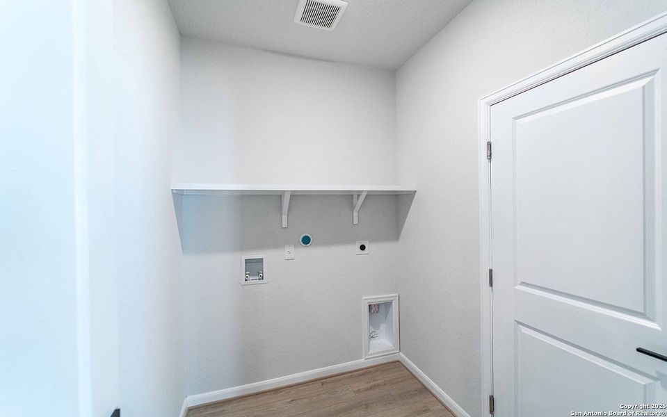 Furnished interior view inside a new home in Arcadia Ridge, San Antonio (Image 7). Furnished interior view inside a new home in Arcadia Ridge, San Antonio (Image 7).