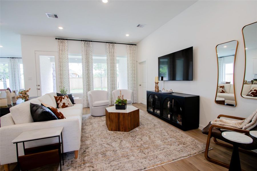 **Photos are for illustrative purpose only. This is not the actual homesite** **Photos are for illustrative purpose only. This is not the actual homesite**