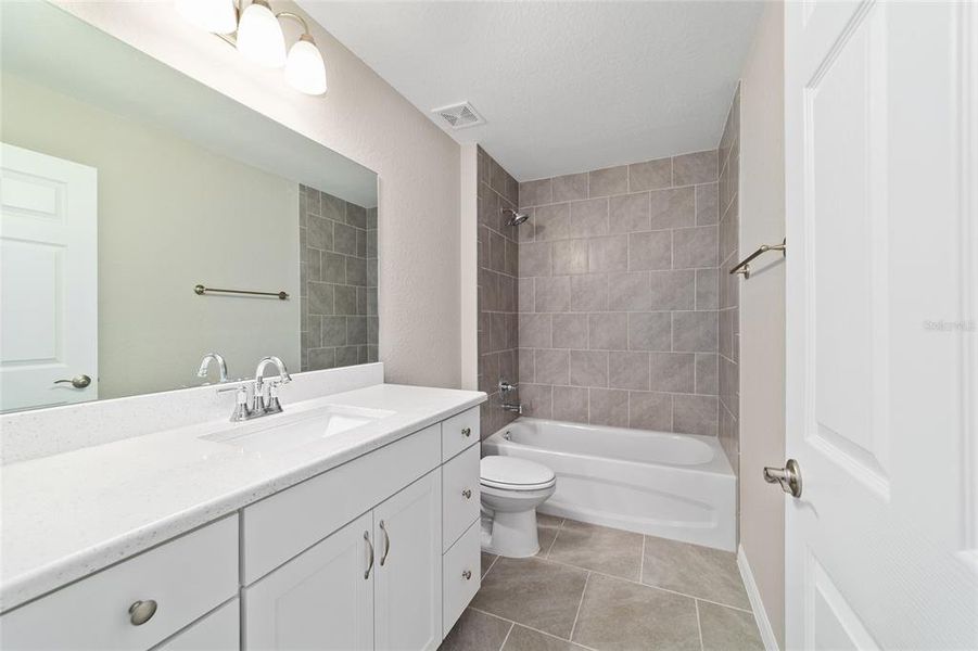 Furnished interior view inside a new home in , Ocklawaha (Image 7).