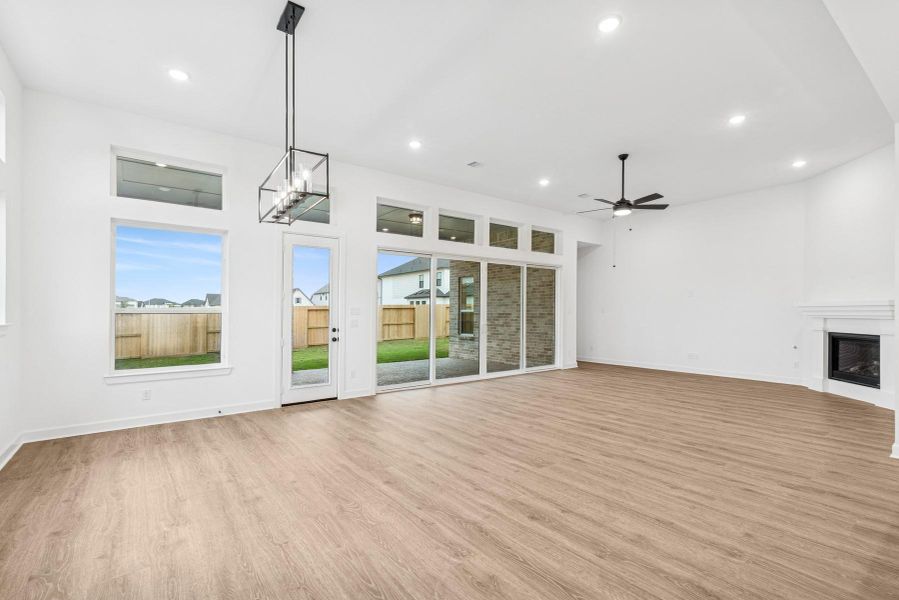 Spacious, unfurnished interior of a new home in Jordan Ranch 70' Homesites, Fulshear (Image 18). Spacious, unfurnished interior of a new home in Jordan Ranch 70' Homesites, Fulshear (Image 18).