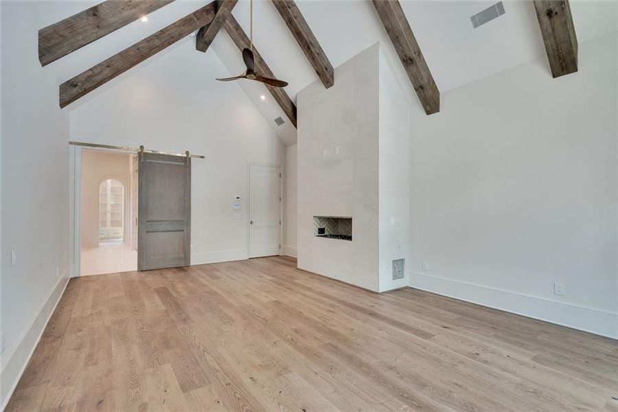Spacious, unfurnished interior of a new home in , Alpharetta (Image 27).