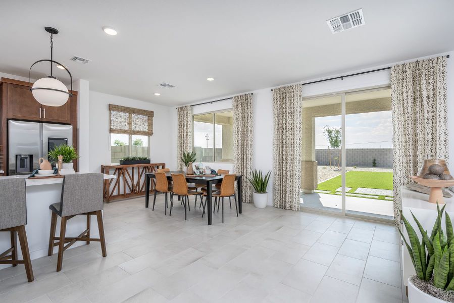 Dining Room | Mazatal | Bentridge – Peak Series | Buckeye, AZ | Landsea Homes