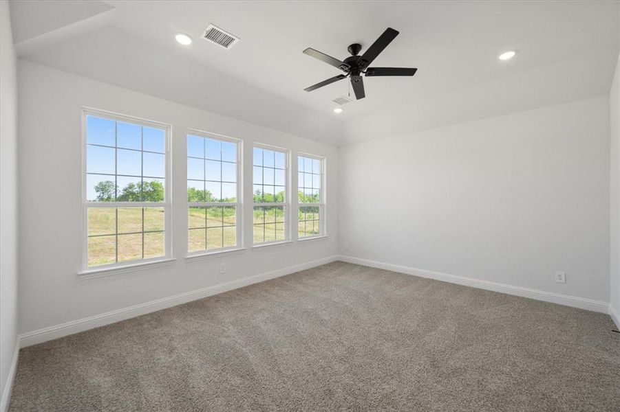 Spacious, unfurnished interior of a new home in , Corsicana (Image 18).