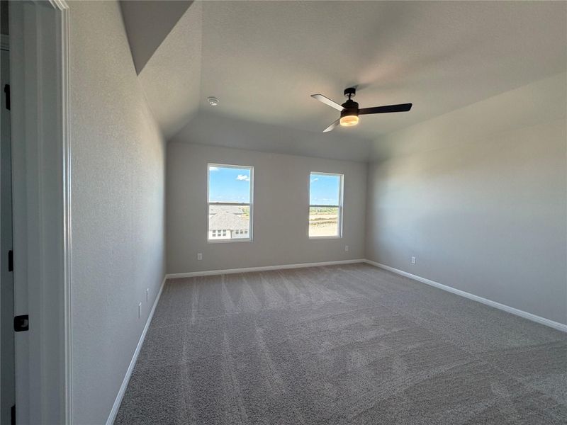 Spacious, unfurnished interior of a new home in Cannon Ranch 40s, Dripping Springs (Image 14).
