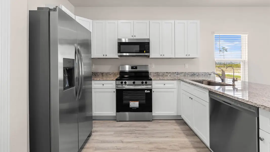Furnished interior view inside a new home in Liberty, Panama City (Image 8).