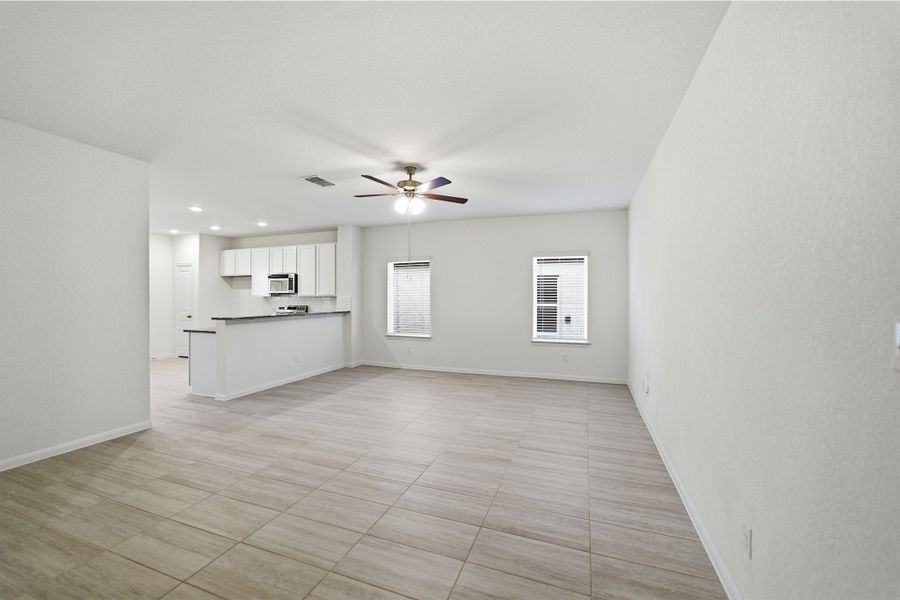 Spacious, unfurnished interior of a new home in Notting Hill, Converse (Image 14).