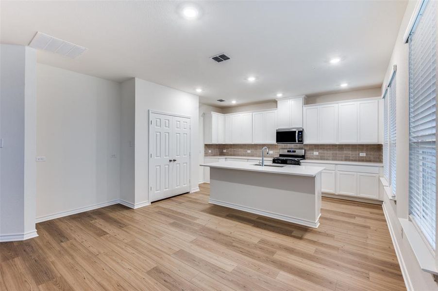Furnished interior view inside a new home in Eagle Creek, Denton (Image 7). Furnished interior view inside a new home in Eagle Creek, Denton (Image 7).