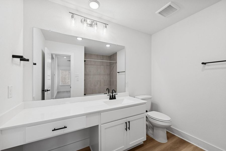 Furnished interior view inside a new home in Lago Mar, Santa Fe (Image 15).