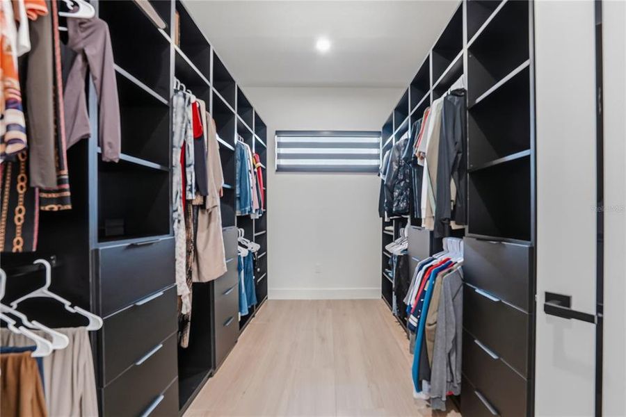 Furnished interior view inside a new home in , Spring Hill (Image 8).