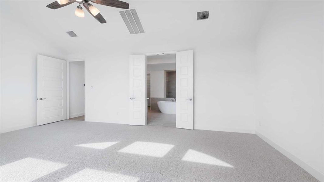 Spacious, unfurnished interior of a new home in Myrtle Creek 71', Waxahachie (Image 19).