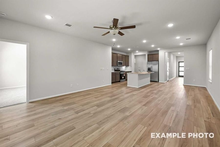 Spacious, unfurnished interior of a new home in Lakes at Black Oak, Magnolia (Image 7).