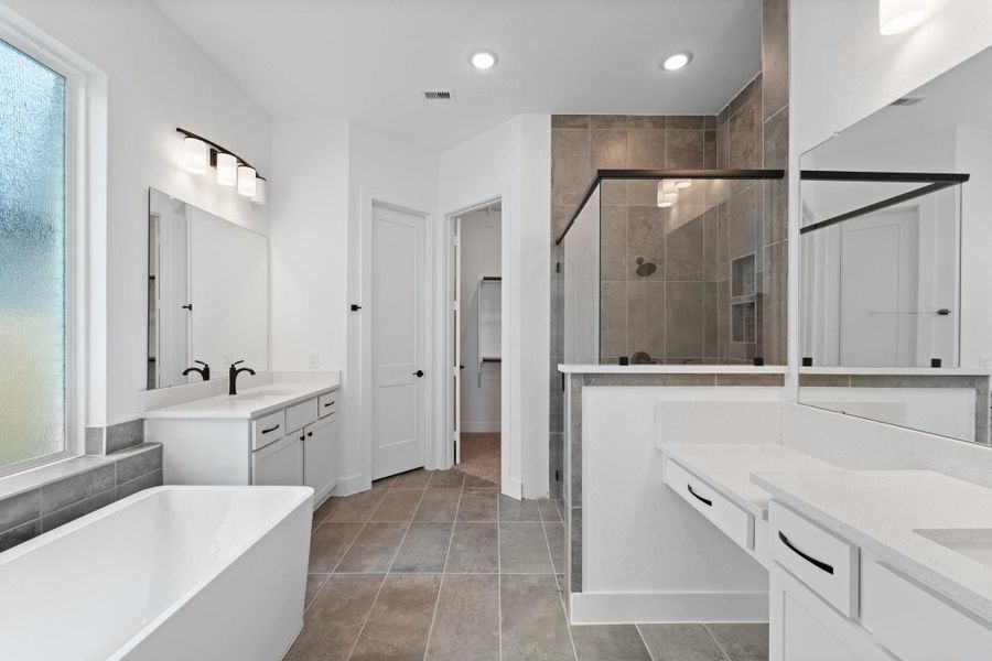 Furnished interior view inside a new home in Brookewater, Rosenberg (Image 10). Furnished interior view inside a new home in Brookewater, Rosenberg (Image 10).