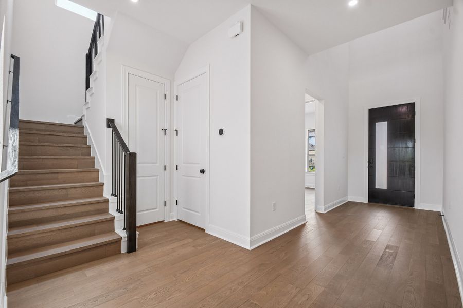 Spacious, unfurnished interior of a new home in Sauls Ranch, Round Rock (Image 10).