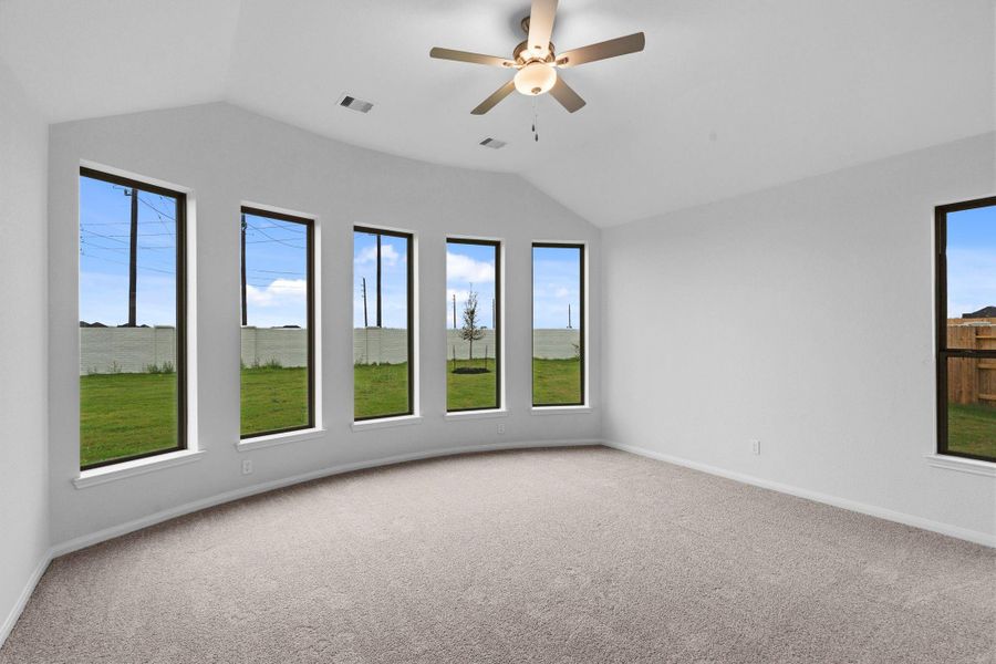 Spacious, unfurnished interior of a new home in , Texas City (Image 18).
