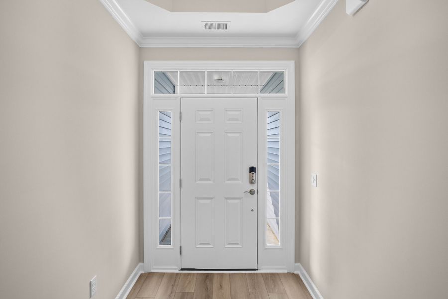 Spacious, unfurnished interior of a new home in Coastal Club of the Carolinas, Calabash (Image 15).