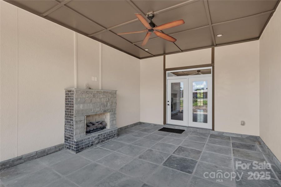 Exterior details and patio area of a home in , Kings Mountain (Image 3).