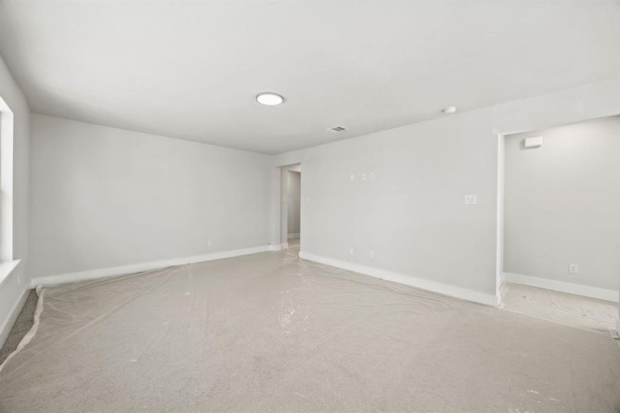 Spacious, unfurnished interior of a new home in North Square at Uptown, Celina (Image 23).