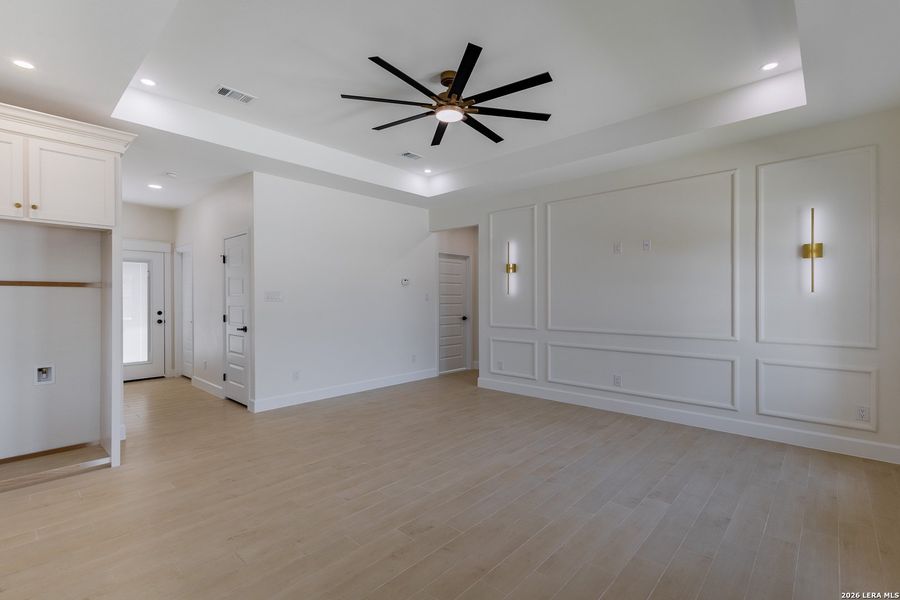 Spacious, unfurnished interior of a new home in , Eagle Pass (Image 19).