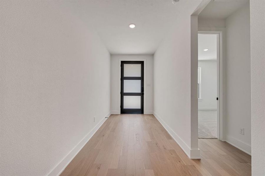 Spacious, unfurnished interior of a new home in Tavolo Park, Fort Worth (Image 16). Spacious, unfurnished interior of a new home in Tavolo Park, Fort Worth (Image 16).