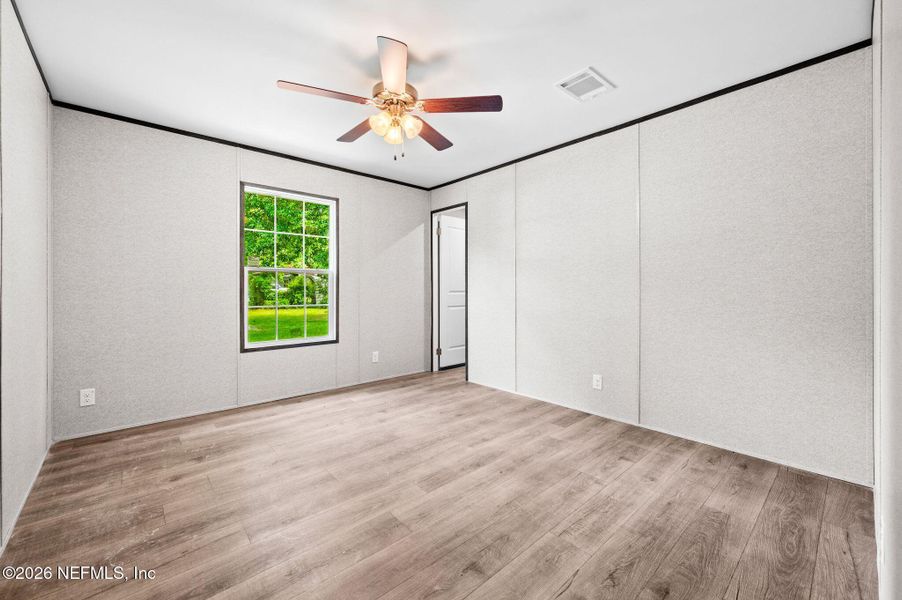 Spacious, unfurnished interior of a new home in , Lake City (Image 33).