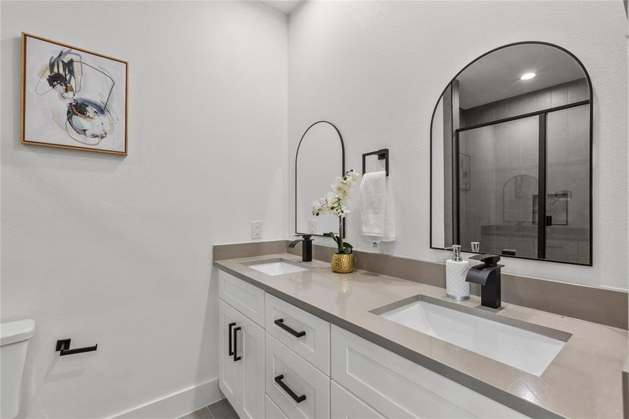 Furnished interior view inside a new home in , Grand Prairie (Image 8).