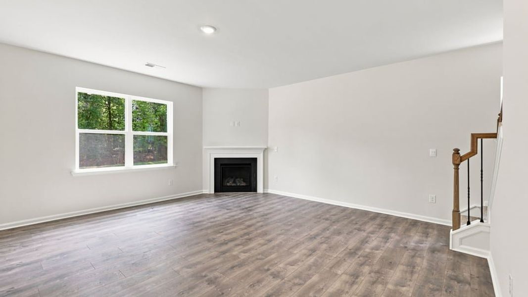 Spacious, unfurnished interior of a new home in Hunters Ridge, Woodruff (Image 25).