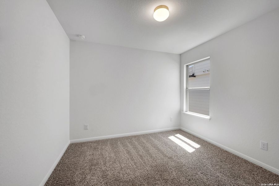 Spacious, unfurnished interior of a new home in Mesquite Ridge, San Antonio (Image 39).