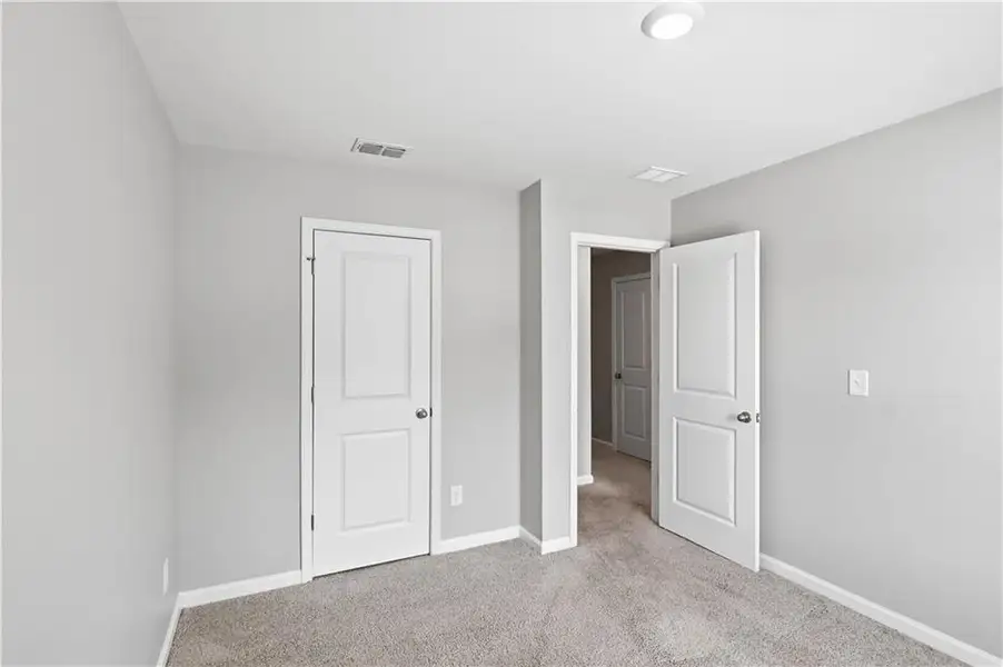Spacious, unfurnished interior of a new home in , Atlanta (Image 18).