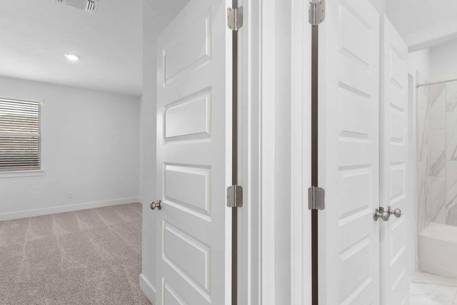 Spacious, unfurnished interior of a new home in Nolina, Georgetown (Image 38).