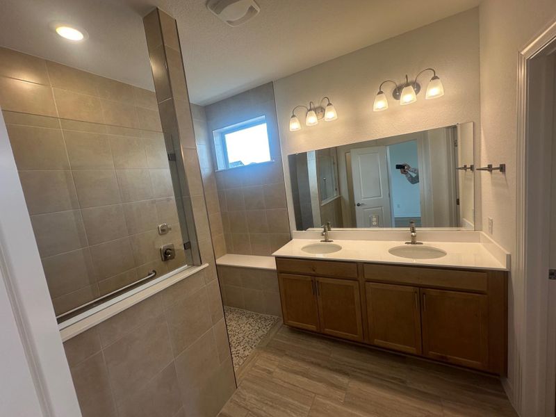 Furnished interior view inside a new home in La Cima, San Marcos (Image 16).